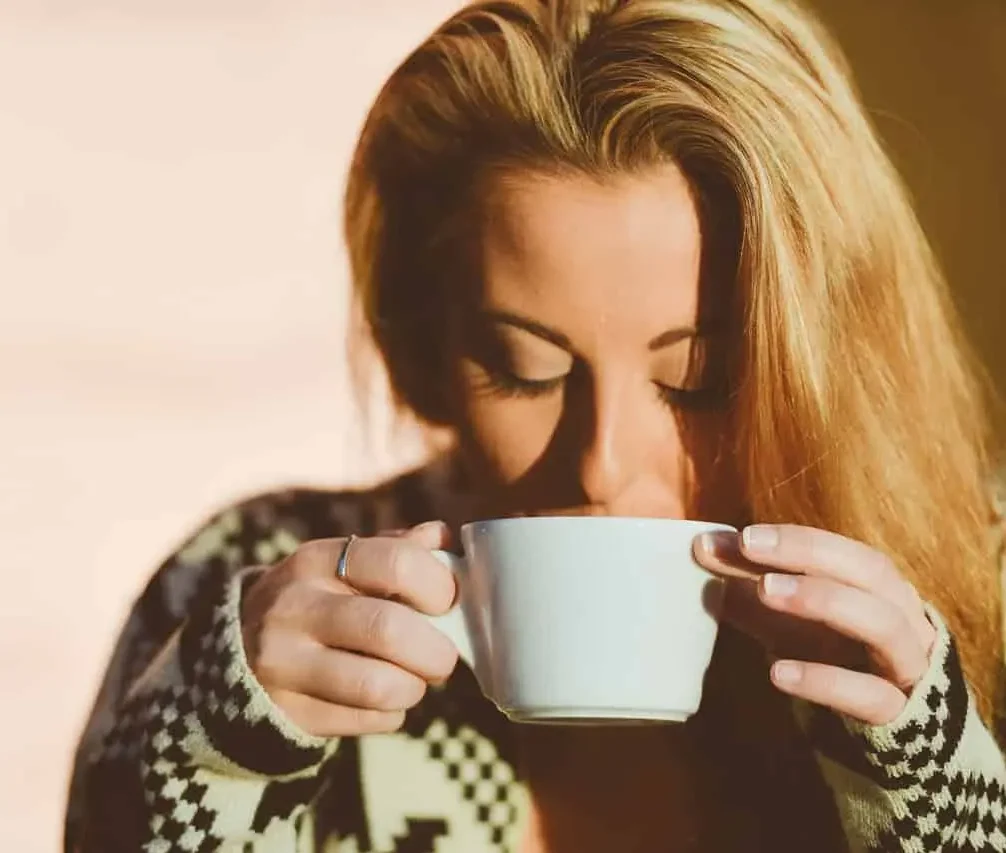 12 Unexpected Benefits of Drinking Hot Water