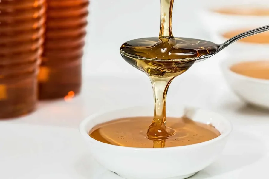 Which is Better Raw or Processed Honey: Benefits & Side Effects